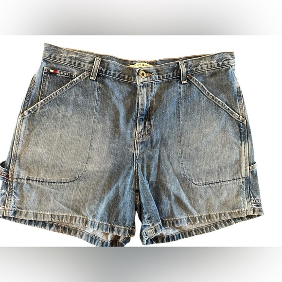 Women’s Tommy Hilfiger Distressed Vintage Denim Jean Shorts 5” Inseam Size 14 - Picture 1 of 6